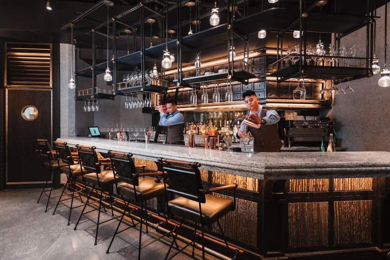 Paradox Hotel Vancouver