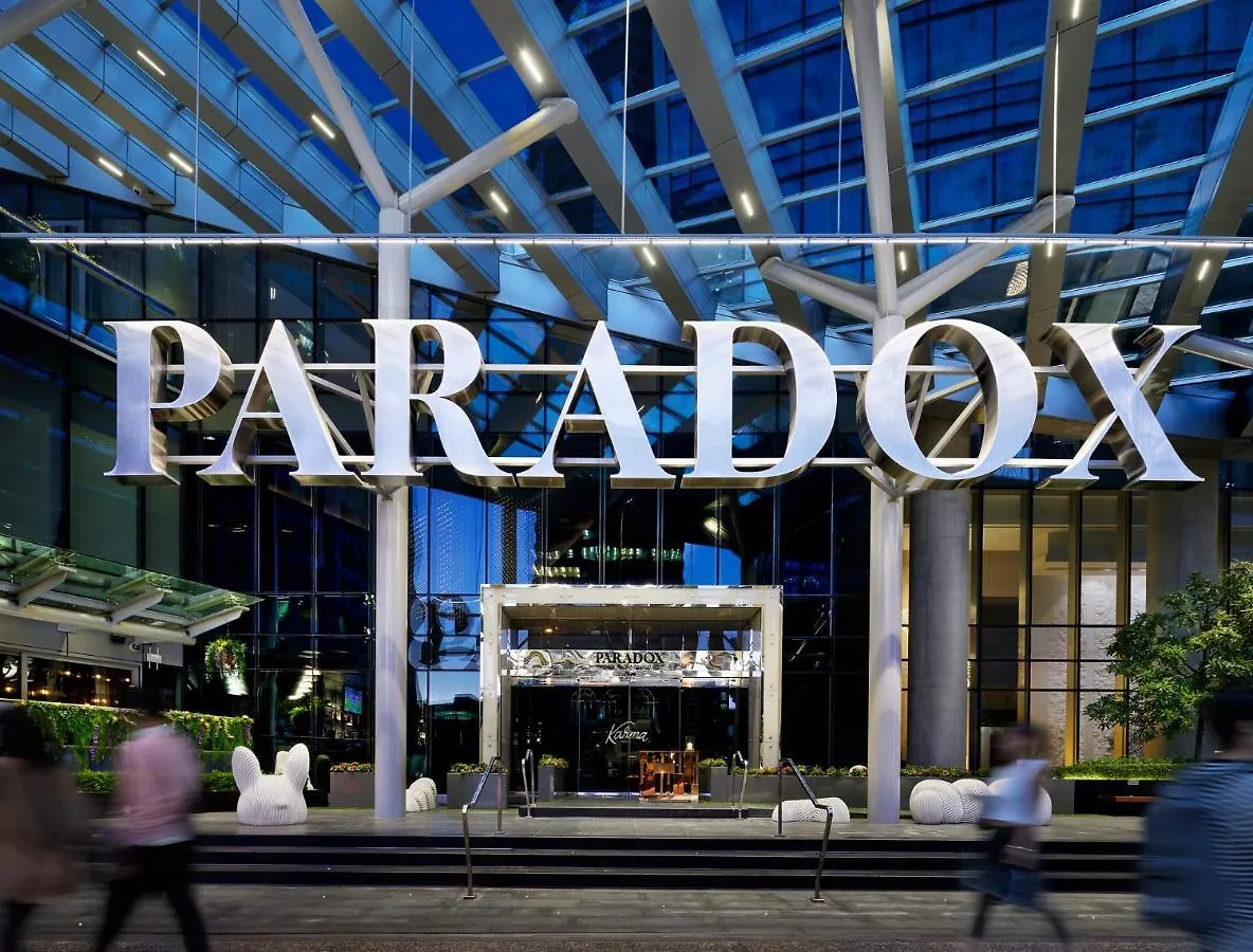 ****  Paradox Hotel Vancouver Canada