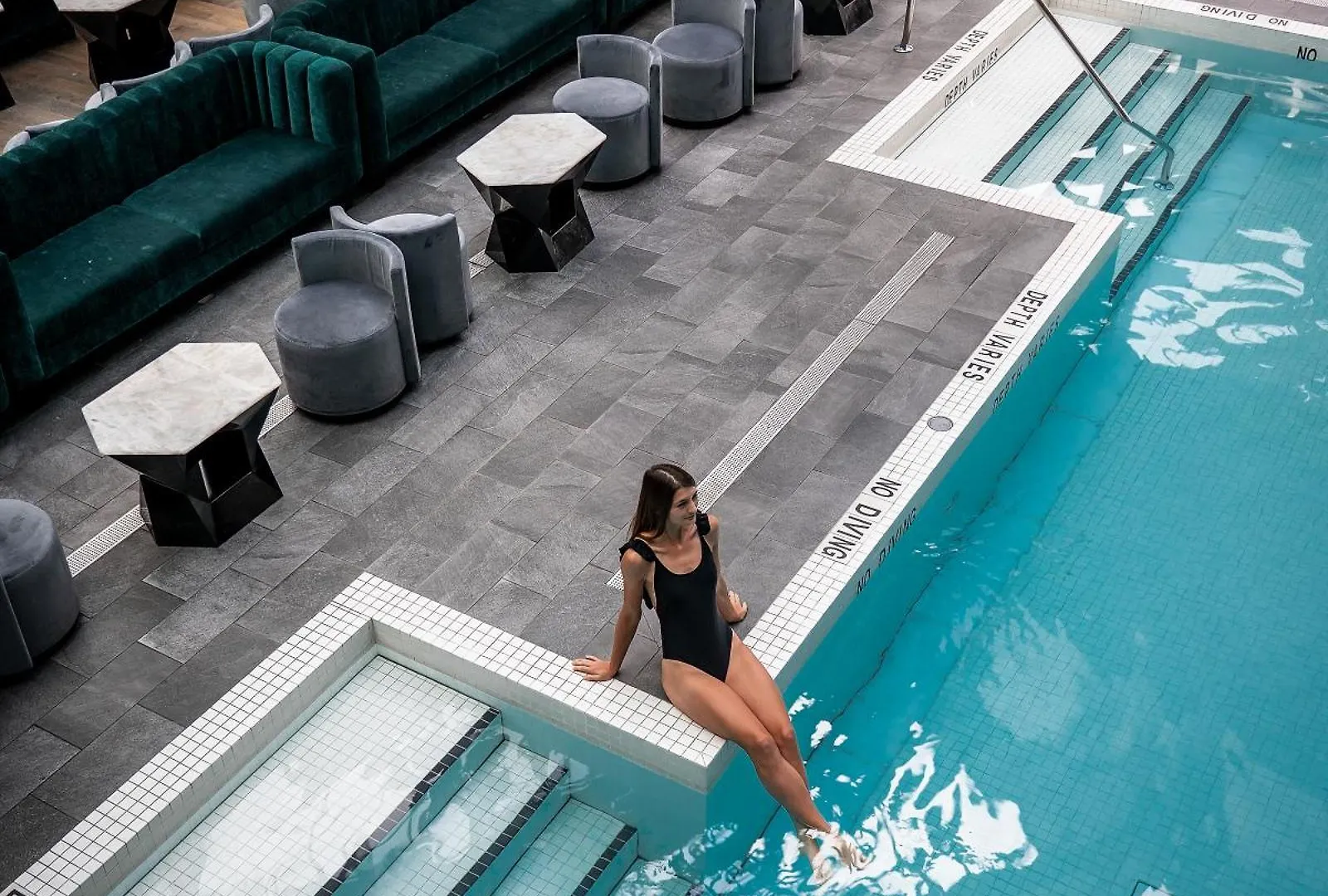 Paradox Hotel Vancouver 4*,