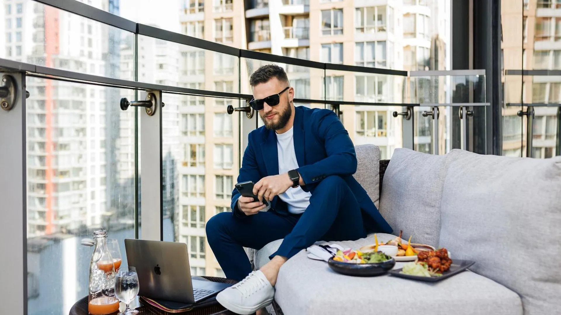 Paradox Hotel Vancouver