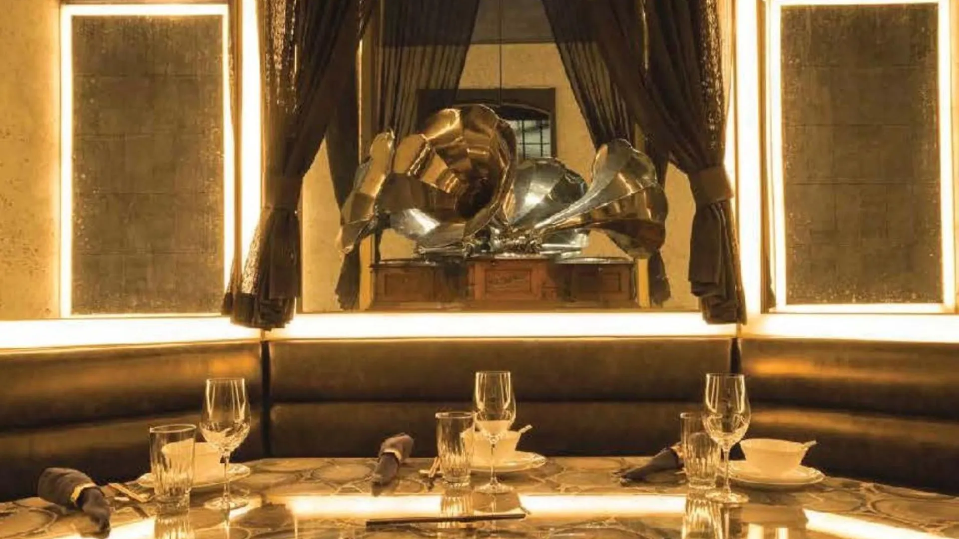 Paradox Hotel Vancouver