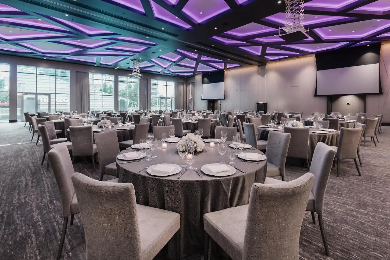 Paradox Vancouver 4*,