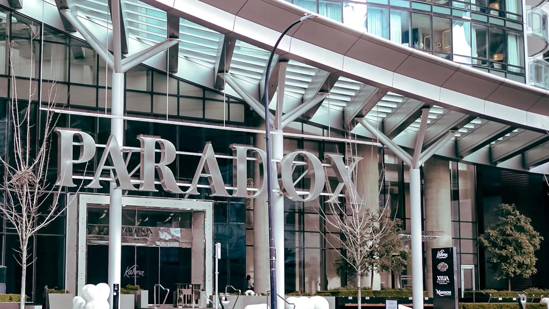 Paradox Vancouver 4*,  Kanada