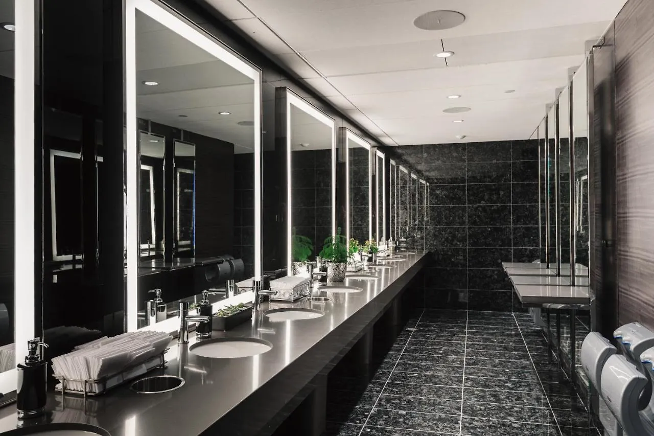 Paradox Vancouver Hotel